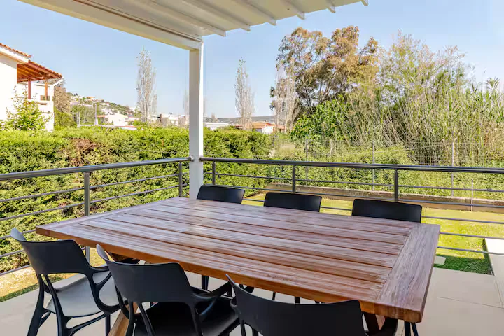 GS Vibes villa exterior, 300m from Porto Rafti beach